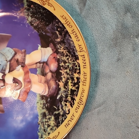 M.J. Hummel Numbered Plate - Picture 3 of 5